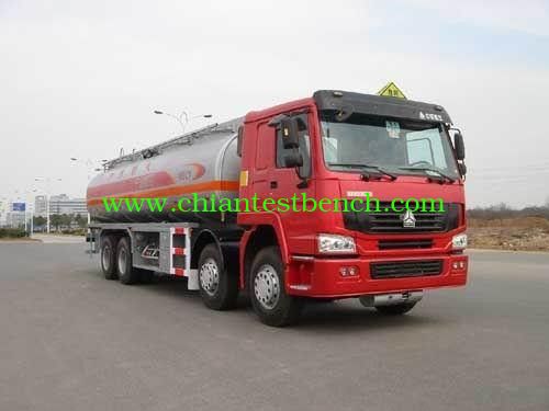 China 8x4 HOWO 30000 liter fuel tanker truck supplier
